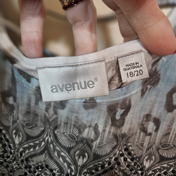 #020 Avenue- Blue/Grey Tye-dyed Rhinestone Embellished Top - Size: 18W-20W - Picture 4 of 9